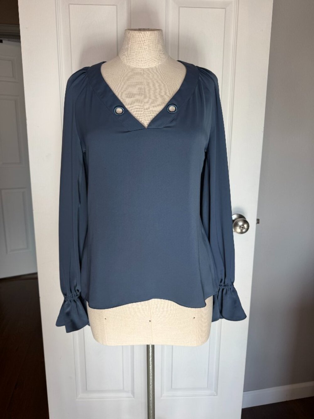 Ramy Brook XXS Slate Blue V-Neck Ruffle Cuff Blouse
